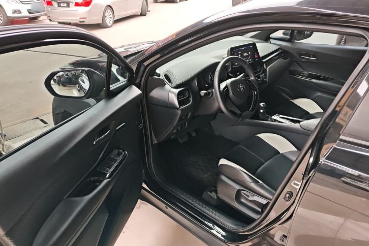 Used Toyota IZOA 2021 2.0L Yichi SPORT Driver Seat