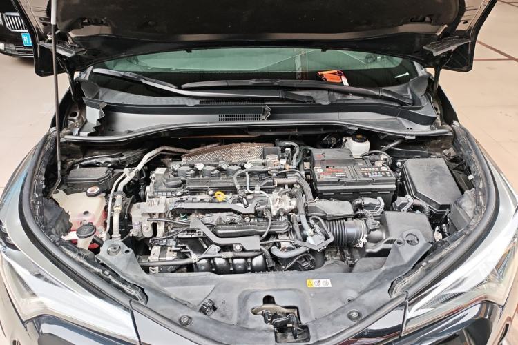 Used Toyota IZOA 2021 2.0L Yichi SPORT Engine Bay