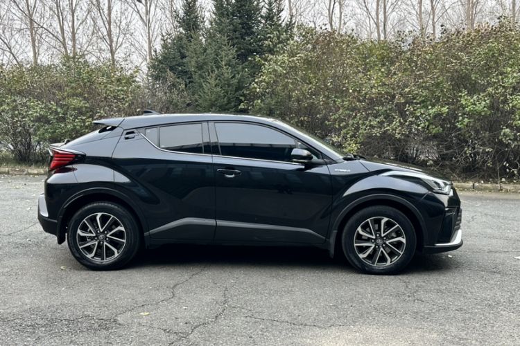Used Toyota IZOA 2021 Dual-Motor 2.0L Yixuan Edition Exterior 3