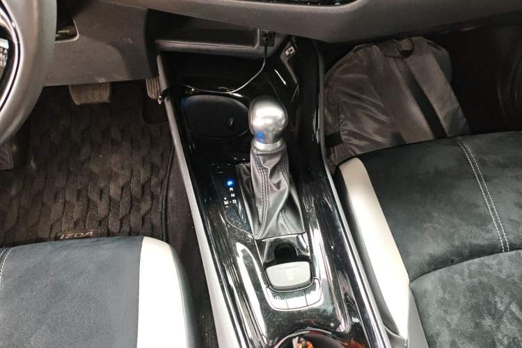 Used Toyota IZOA 2021 2.0L Yichi SPORT Gear Lever