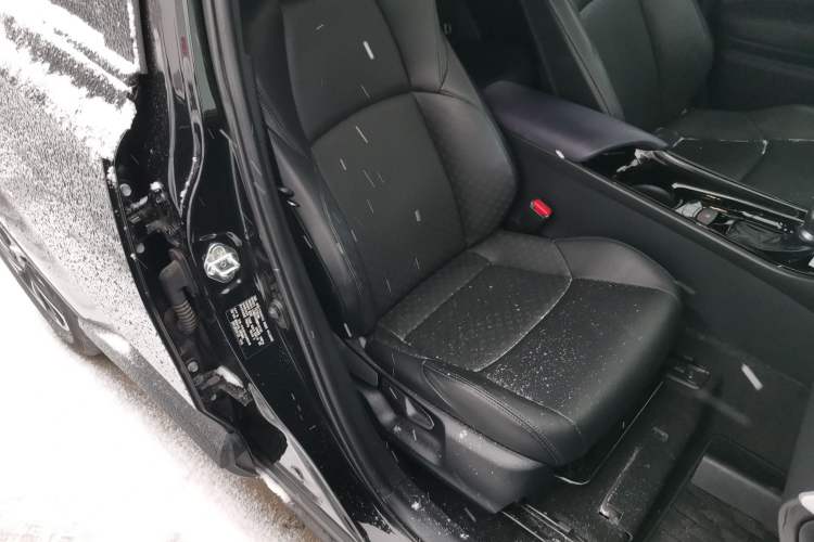 Used Toyota IZOA 2021 2.0L Yidong Edition Right Front Seat