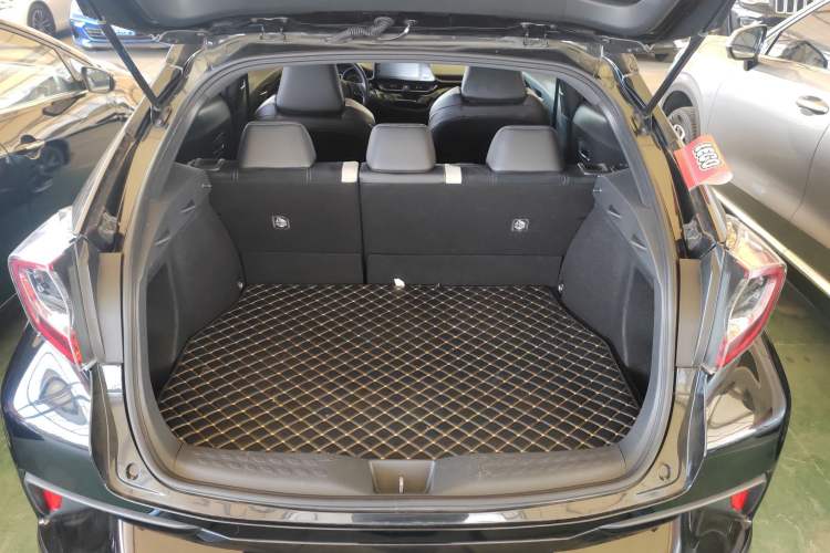 Used Toyota IZOA 2021 2.0L Yichi SPORT Trunk