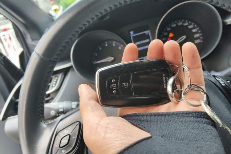 Used Toyota IZOA 2021 2.0L Yichi SPORT Vehicle Key
