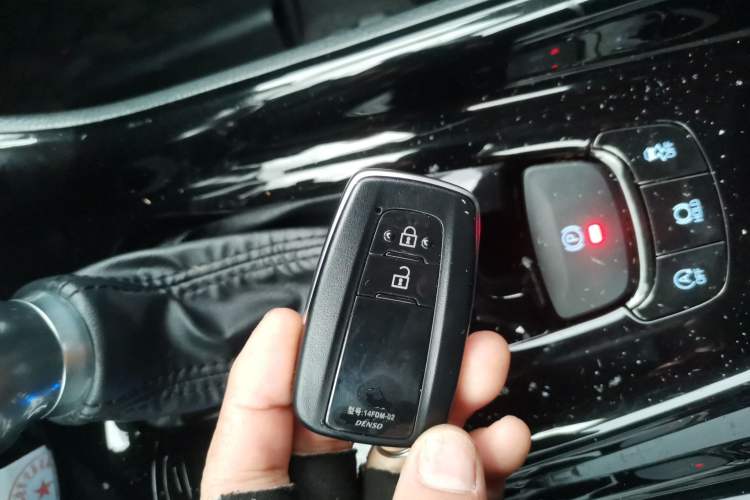Used Toyota IZOA 2021 2.0L Yidong Edition Vehicle Key