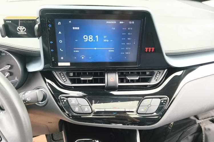 Used Toyota IZOA 2021 2.0L Yichi Version Audio And AC Panel