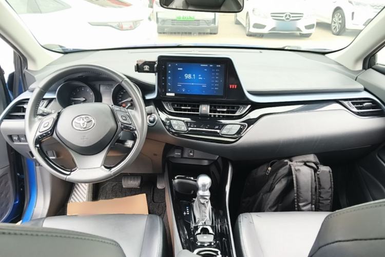 Used Toyota IZOA 2021 2.0L Yichi Version Center Console