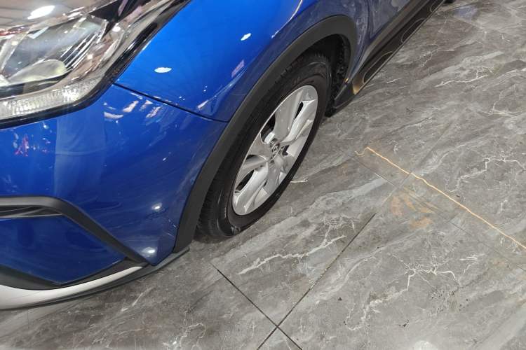Used Toyota IZOA 2021 Dual-Motor 2.0L Yi Xing Edition Exterior 7