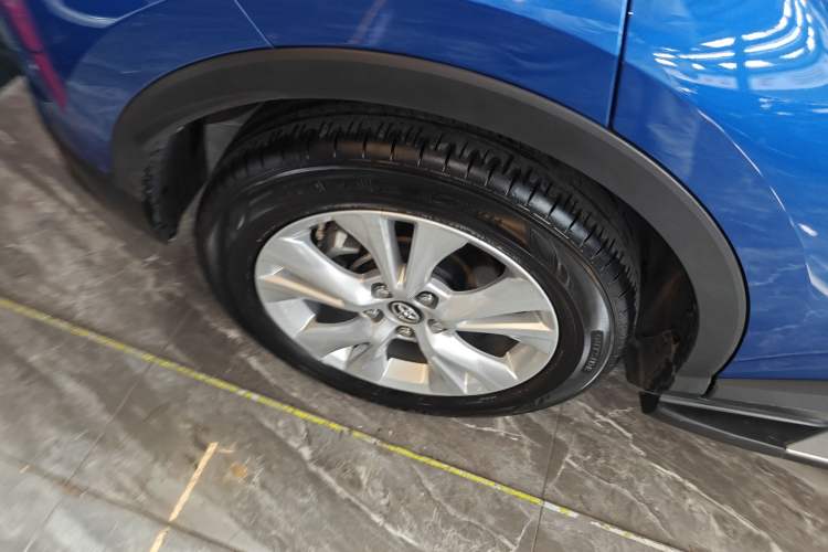 Used Toyota IZOA 2021 Dual-Motor 2.0L Yi Xing Edition Exterior 8