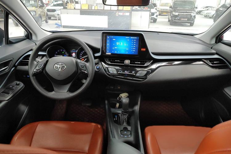 Used Toyota IZOA 2021 2.0L Enjoy Edition Interior 2