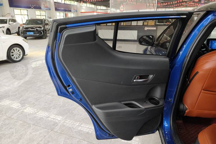 Used Toyota IZOA 2021 2.0L Enjoy Edition Interior 8