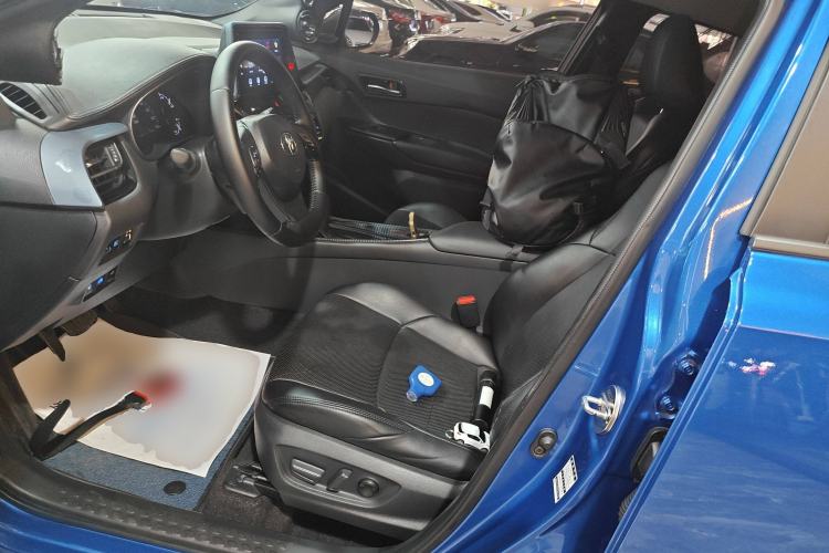 Used Toyota IZOA 2021 Dual-Motor 2.0L Yi Xing Edition Left Front Seat
