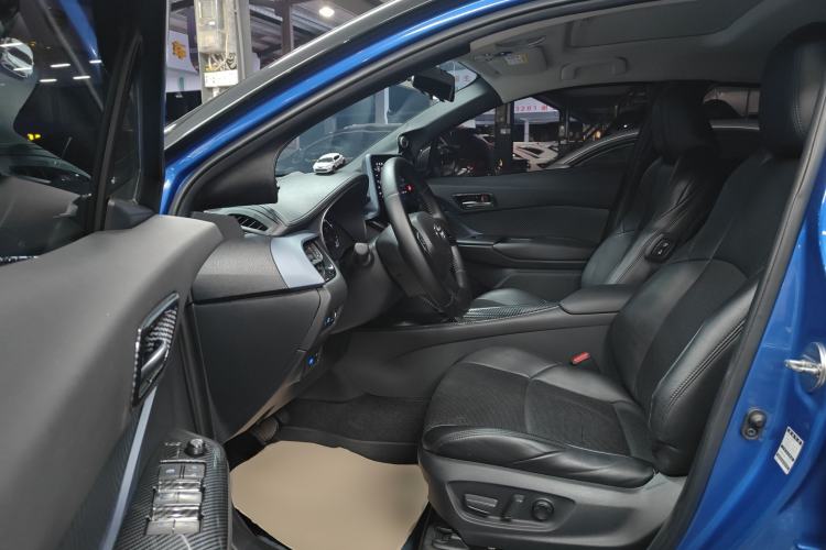 Used Toyota IZOA 2021 Dual-Motor 2.0L Yi Xing Edition Left Front Seat