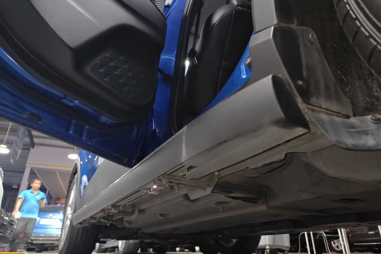Used Toyota IZOA 2021 Dual-Motor 2.0L Yi Xing Edition Left Side Sill