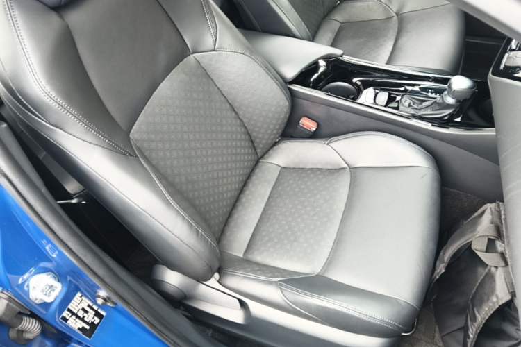 Used Toyota IZOA 2021 2.0L Yichi Version Right Front Seat