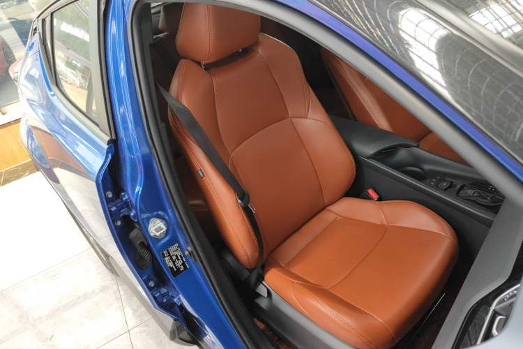 Used Toyota IZOA 2021 2.0L Enjoy Edition Right Front Seat