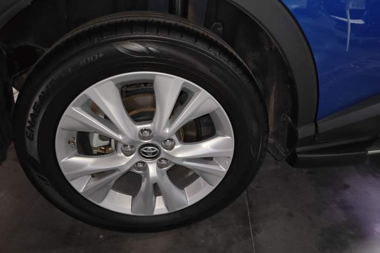 Used Toyota IZOA 2021 Dual-Motor 2.0L Yi Xing Edition Right Rear Wheel Hub