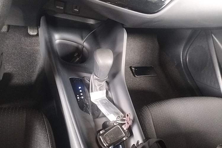 Used Toyota IZOA 2021 Dual-Motor 2.0L Yixiang Edition Gear Lever