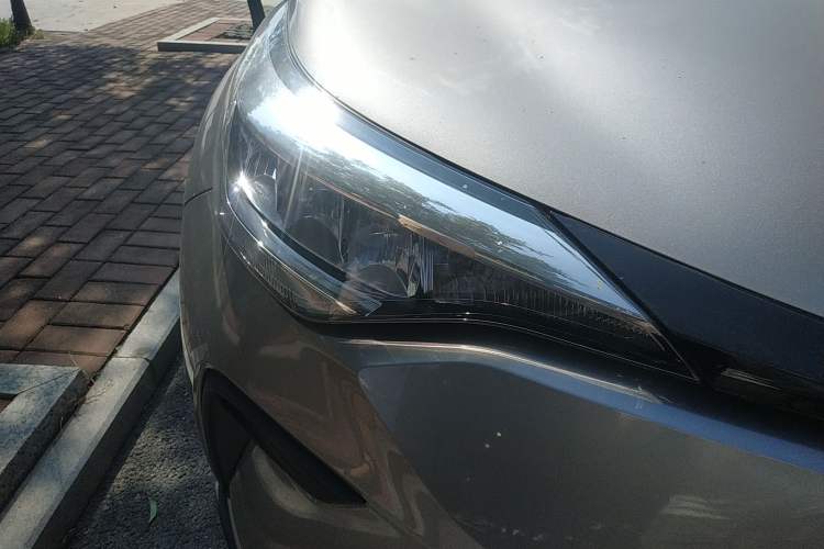 Used Toyota IZOA 2021 Dual-Motor 2.0L Yi Xing Edition Right Front Headlight