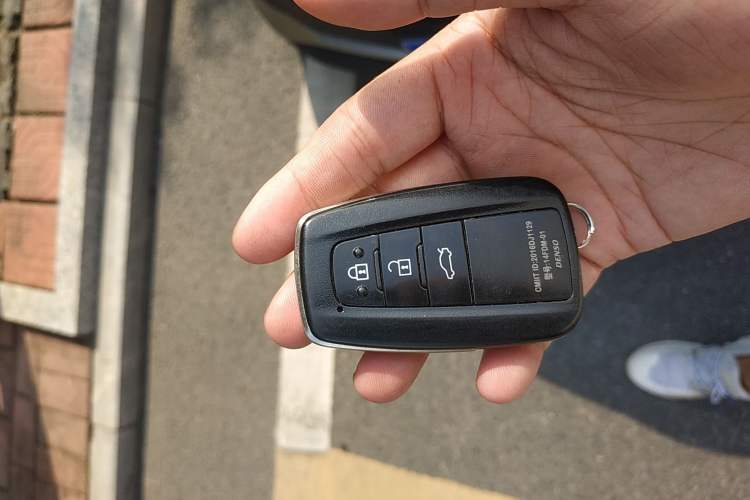 Used Toyota IZOA 2021 Dual-Motor 2.0L Yi Xing Edition Vehicle Key