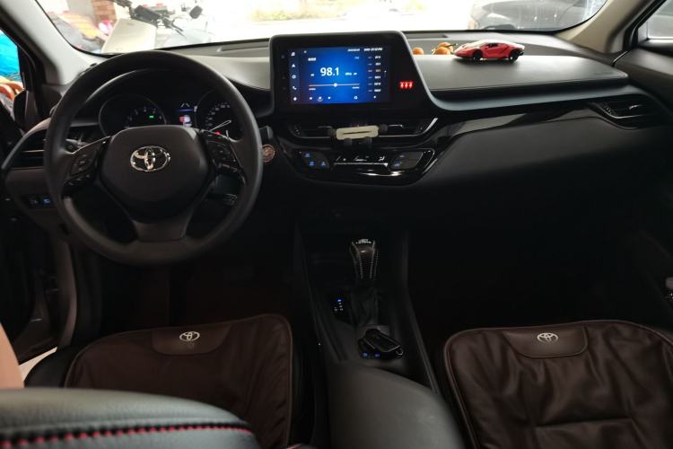 Used Toyota IZOA 2021 2.0L Enjoy Edition Center Console