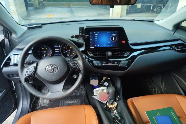 Used Toyota IZOA 2021 2.0L Enjoy Edition Center Console