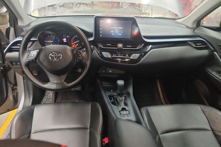 Used Toyota IZOA 2021 2.0L Yixing Version Center Console