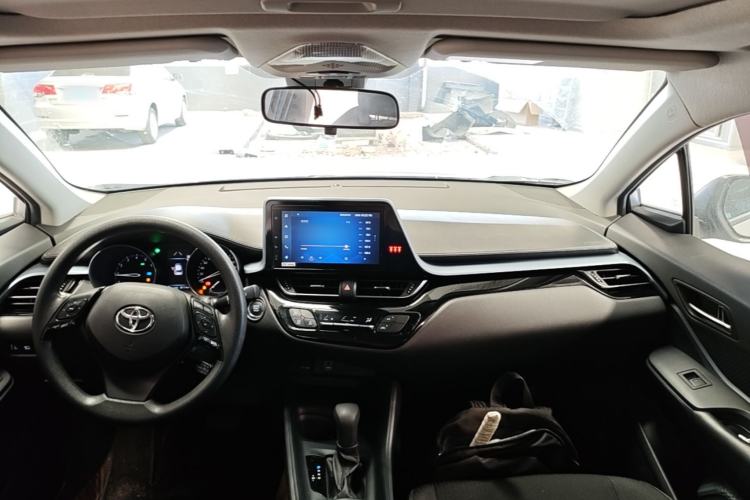 Used Toyota IZOA 2021 2.0L Enjoy Edition Center Console