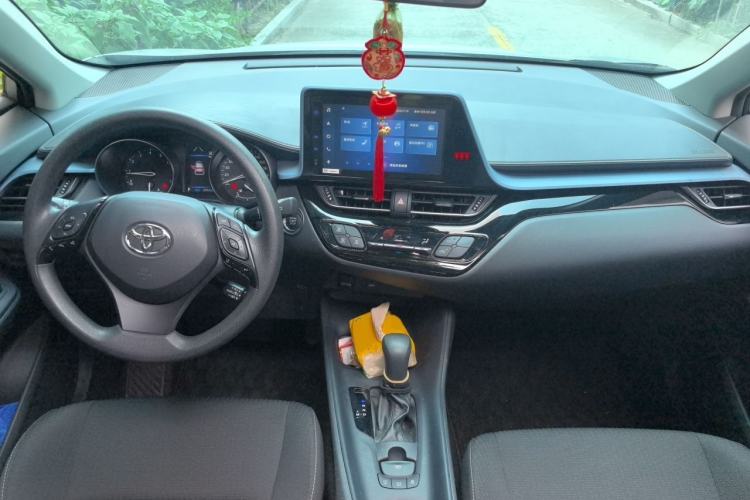 Used Toyota IZOA 2021 2.0L Enjoy Edition Center Console