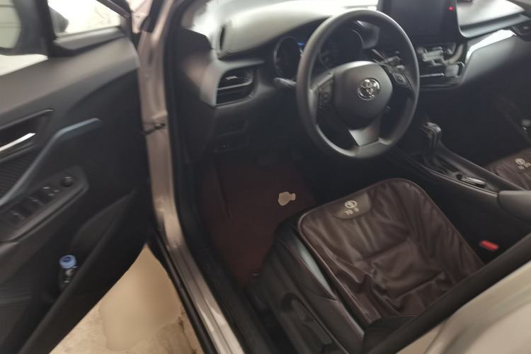 Used Toyota IZOA 2021 2.0L Enjoy Edition Driver Seat