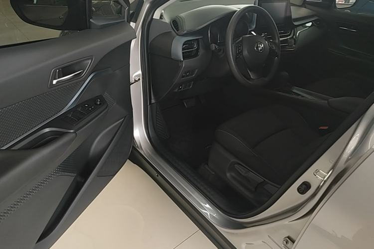 Used Toyota IZOA 2021 2.0L Yixing Version Driver Seat
