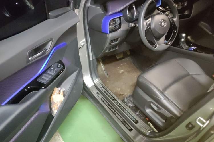 Used Toyota IZOA 2021 2.0L Yichi Version Driver Seat