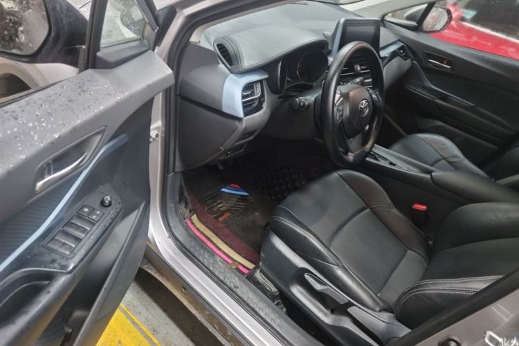 Used Toyota IZOA 2021 2.0L Yixing Version Driver Seat