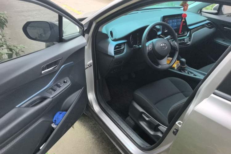 Used Toyota IZOA 2021 2.0L Enjoy Edition Driver Seat