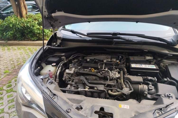 Used Toyota IZOA 2021 2.0L Enjoy Edition Engine Bay Right