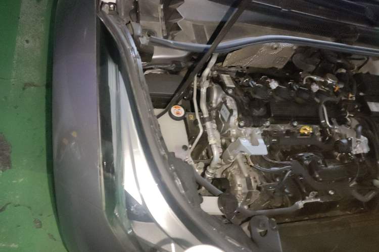Used Toyota IZOA 2021 2.0L Yichi Version Engine Bay Right
