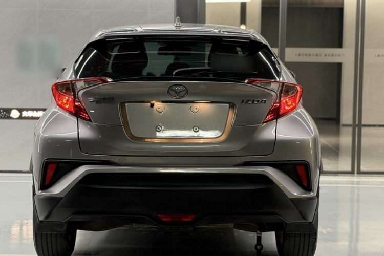 Used Toyota IZOA 2021 2.0L Yixing Version Exterior 2