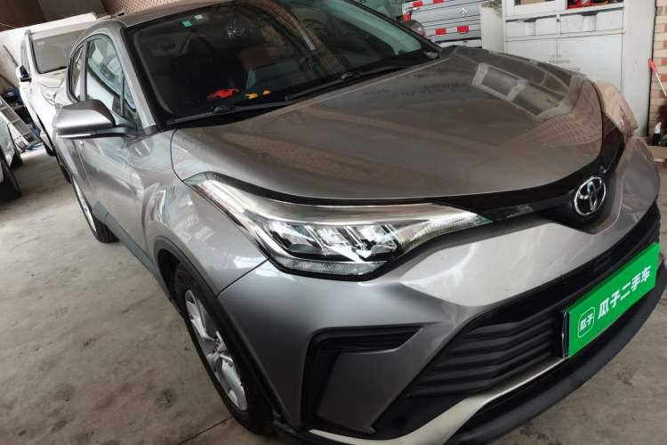 Used Toyota IZOA 2021 2.0L Enjoy Edition Front Right 45 Deg