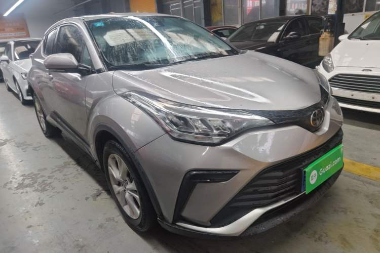 Used Toyota IZOA 2021 2.0L Yixing Version Front Right 45 Deg