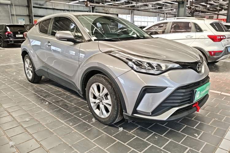 Used Toyota IZOA 2021 2.0L Enjoy Edition Front Right 45 Deg
