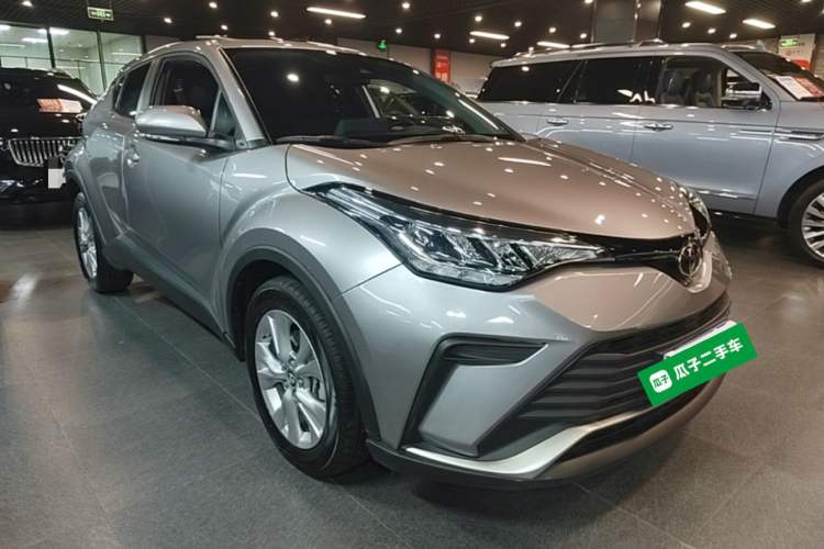 Used Toyota IZOA 2021 2.0L Enjoy Edition Front Right 45 Deg