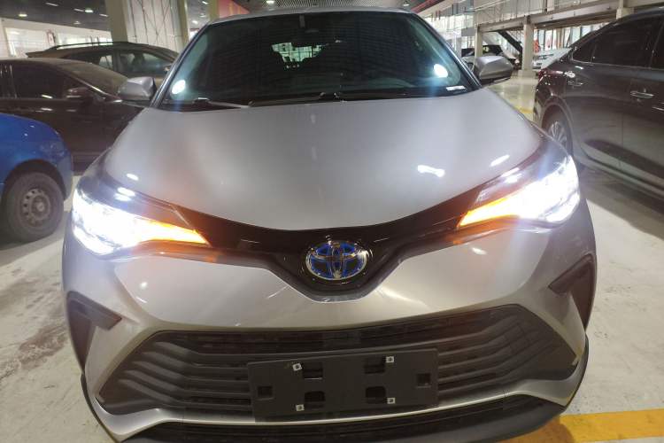 Used Toyota IZOA 2021 Dual-Motor 2.0L Yixiang Edition Front