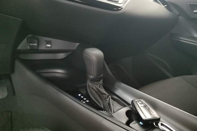 Used Toyota IZOA 2021 2.0L Yixing Version Gear Lever