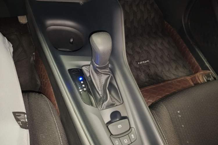 Used Toyota IZOA 2021 2.0L Enjoy Edition Gear Lever