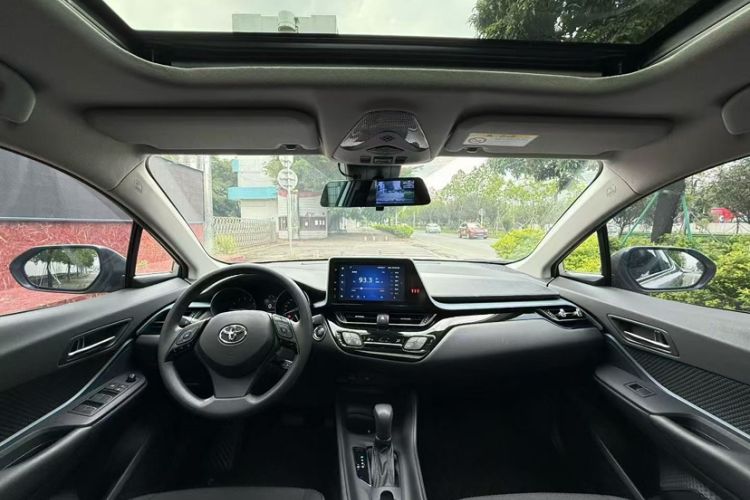 Used Toyota IZOA 2021 2.0L Yixing Version Interior 1