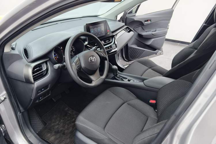 Used Toyota IZOA 2021 2.0L Enjoy Edition Interior 1
