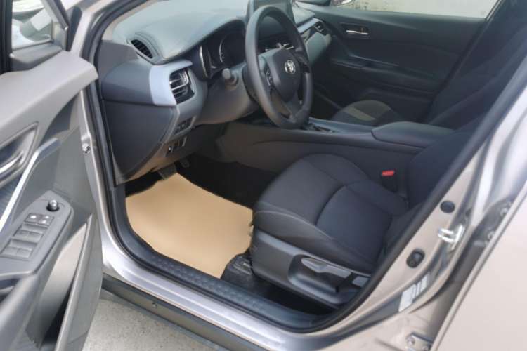Used Toyota IZOA 2021 2.0L Enjoy Edition Interior 2