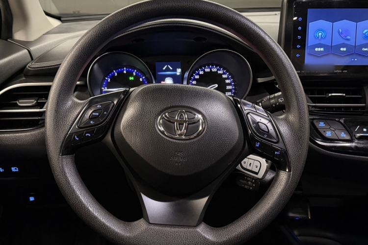 Used Toyota IZOA 2021 2.0L Yixing Version Interior 3