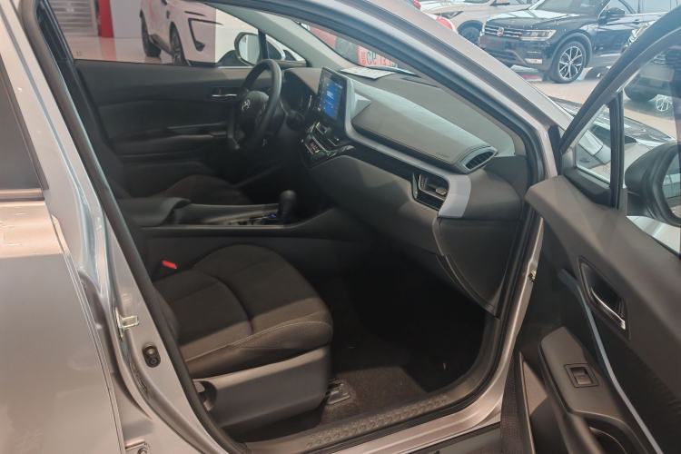 Used Toyota IZOA 2021 2.0L Enjoy Edition Interior 4