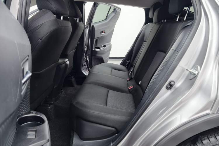 Used Toyota IZOA 2021 2.0L Enjoy Edition Interior 4