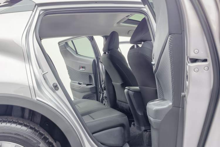 Used Toyota IZOA 2021 2.0L Enjoy Edition Interior 5
